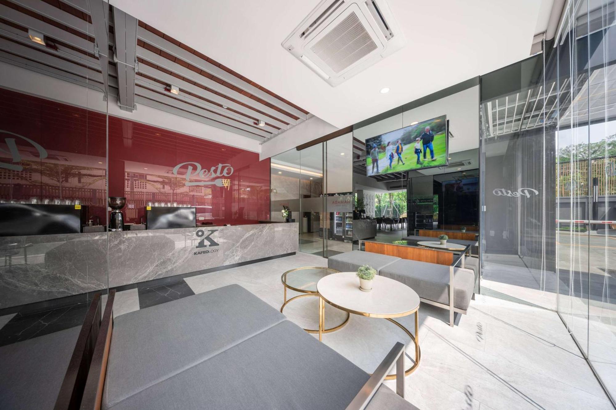 Отель Ramada By Wyndham Bangkok Sukhumvit 87 Экстерьер фото