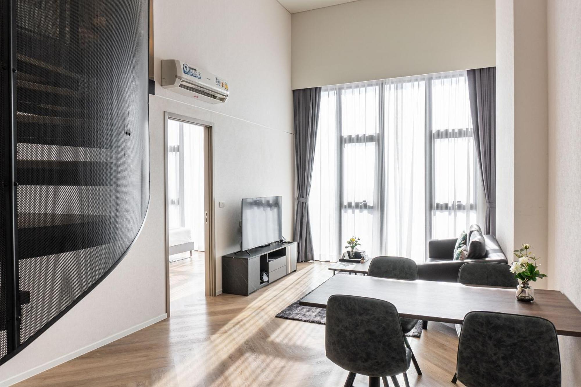 Отель Ramada By Wyndham Bangkok Sukhumvit 87 Экстерьер фото